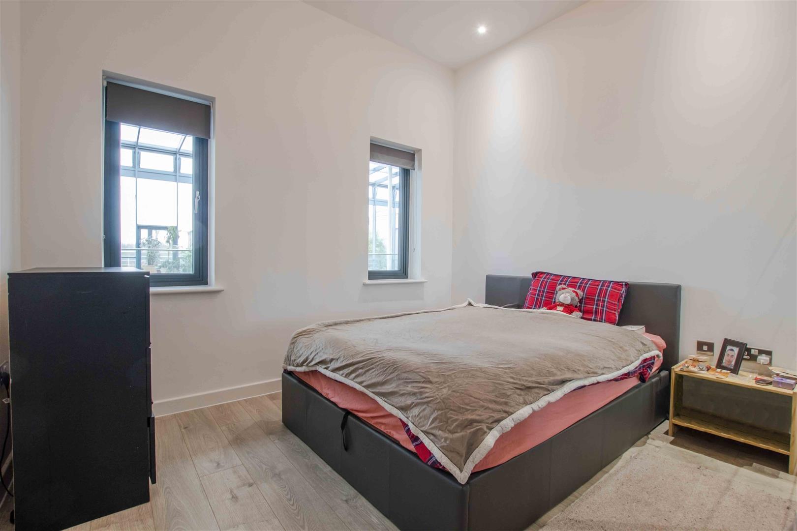 Edinburgh Way, Harlow - Lanes Estate Agents